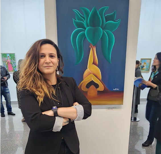 Lara J. Trad portrait – surrealist artist and creative coach